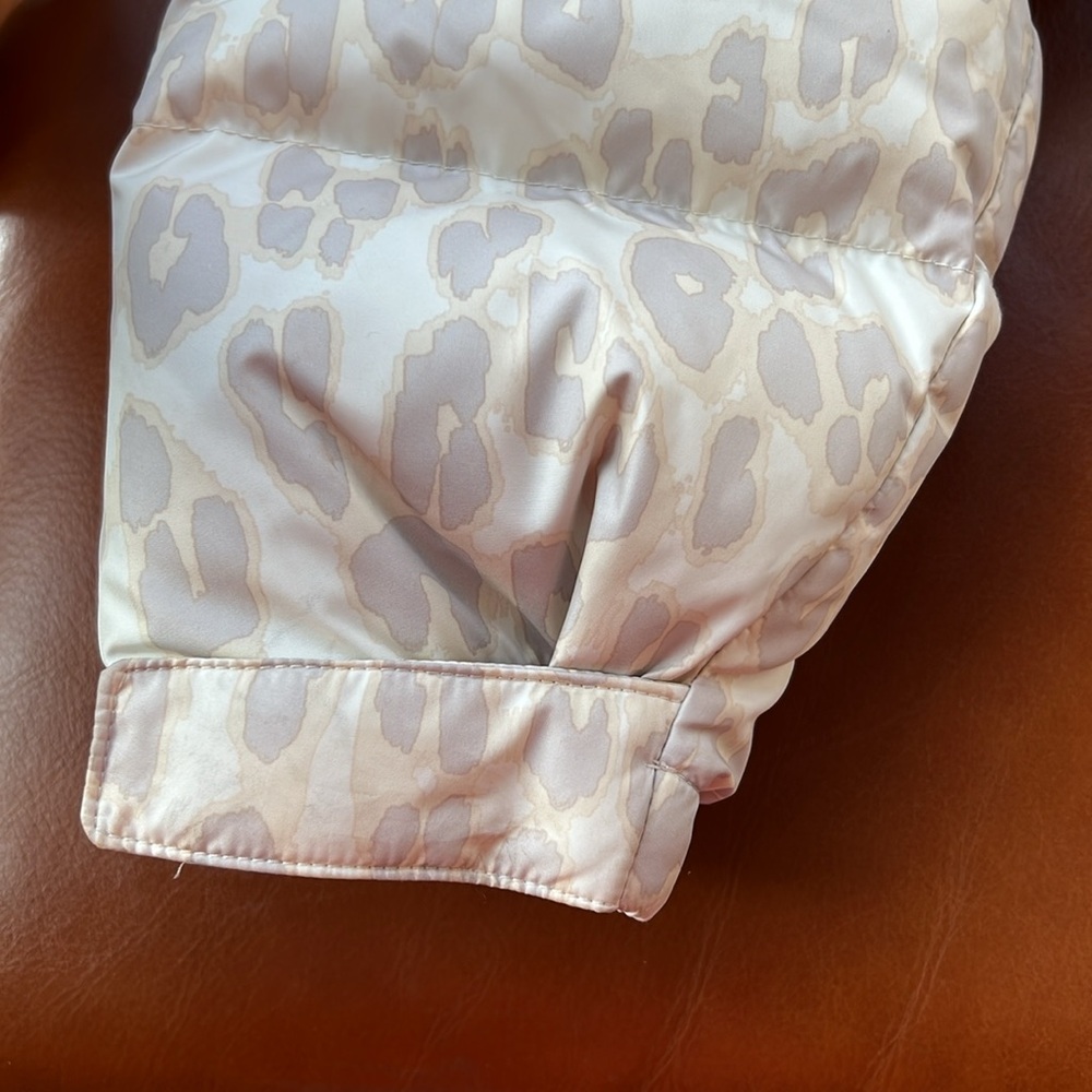 THE NORTH FACE Nuptse Cropped Leopard Print Jacket - Picture 7 of 12